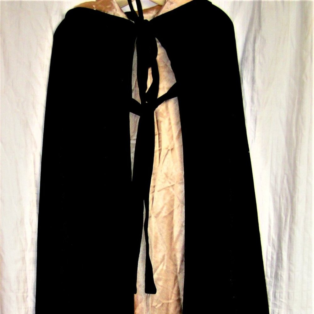 LONG LUSH VELVET BLACK CLOAK M/L TALL
